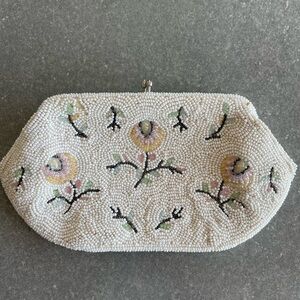 Vintage La Regale Handmade Beaded Ivory Clutch. Floral.  Estimated 1950s/1960s